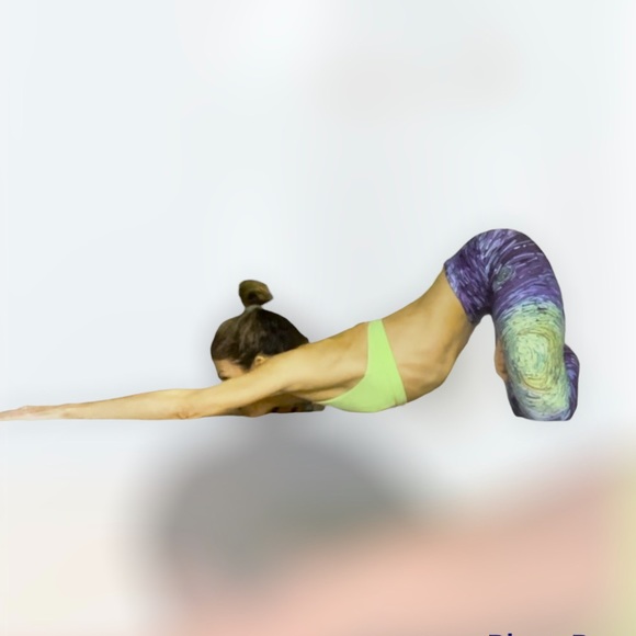 Meet your Posher, Nicole - Picture 4 of 5